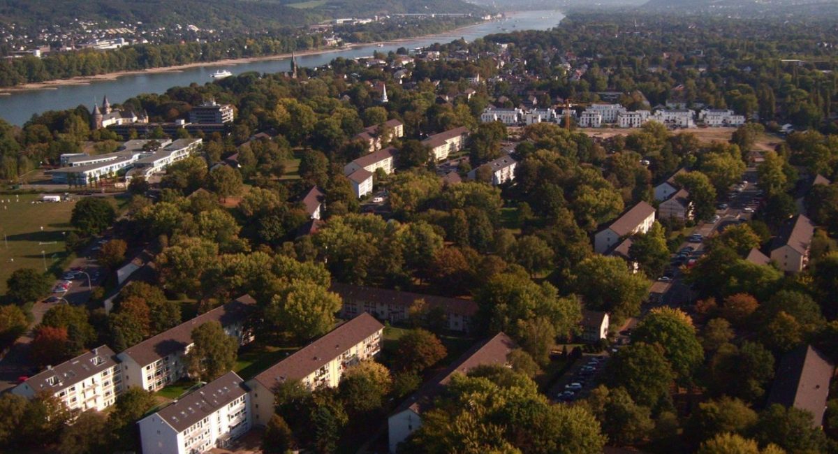 American settlement from above.